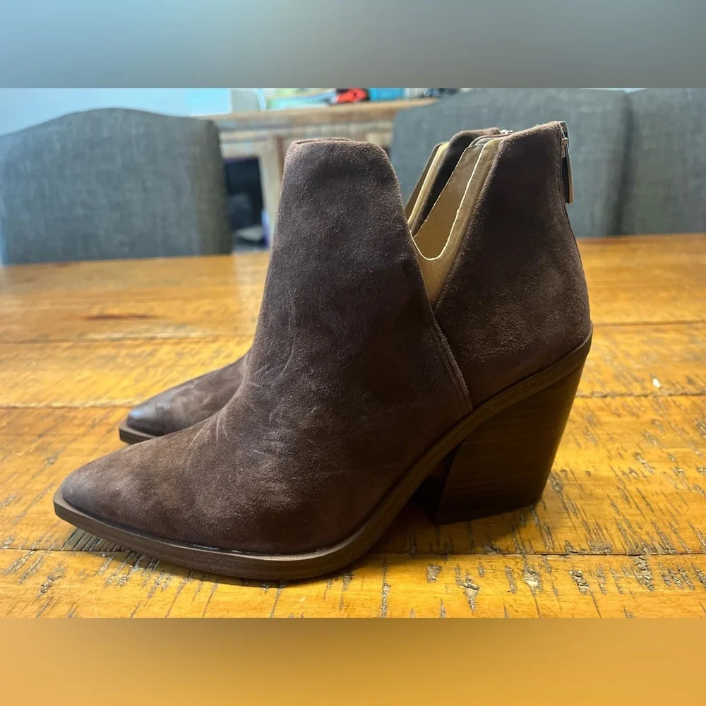 Vince‎ Camuto Gigiette Suede Bootie